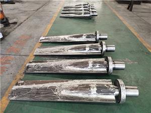 大型礦漿槽攪拌槳葉（噴漆前）